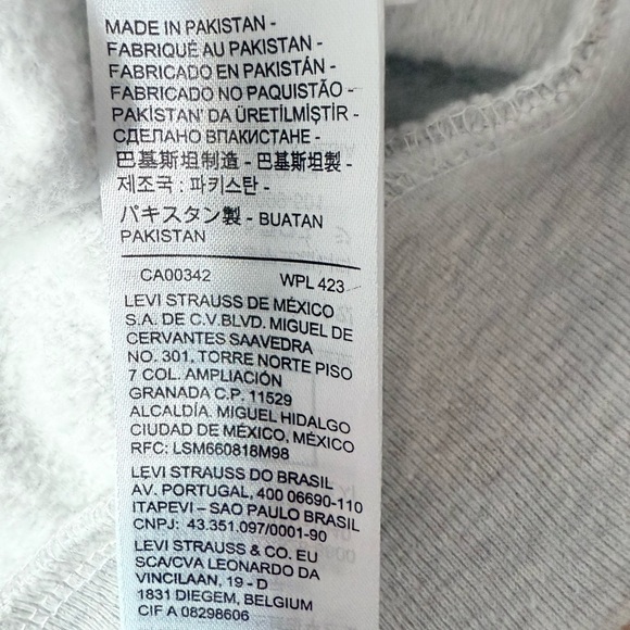 Levi's Gray Women’s Fleece Pullover Sweater Top - Picture 6 of 10